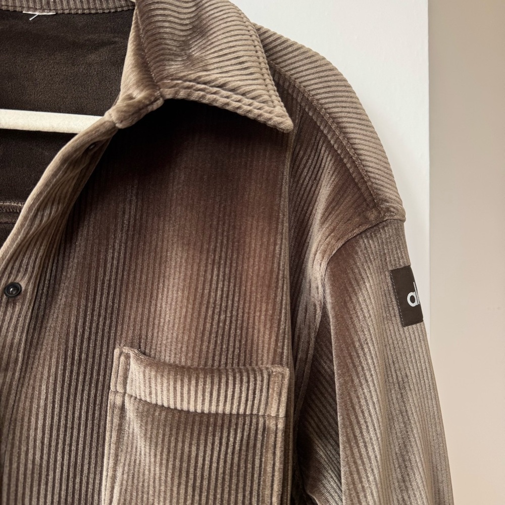 Alo Yoga Ribbed Velour Mountain Side Jacket Machiatto Brown - Picture 6 of 15